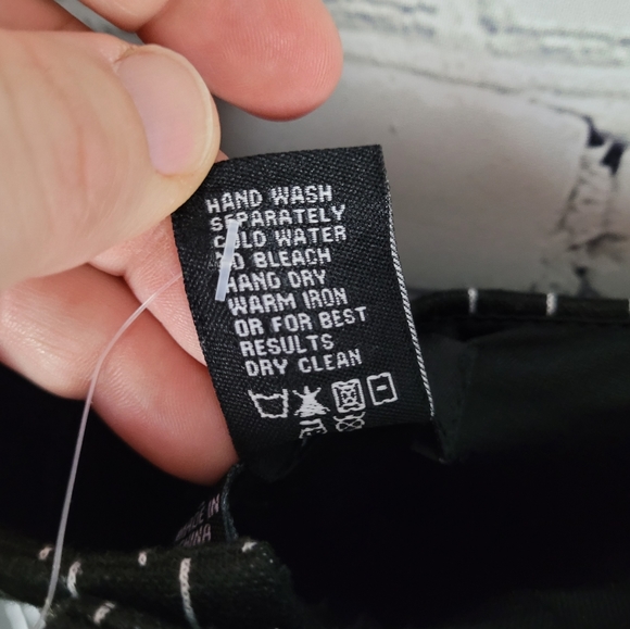 PAPILLON | wide leg stretch crop jumpsuit romper - Picture 8 of 8